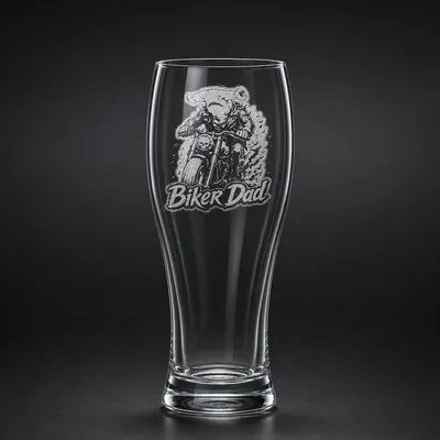 Weizenbierglas mit graviertem Motorradfahrer und dem Schriftzug Biker Dad
